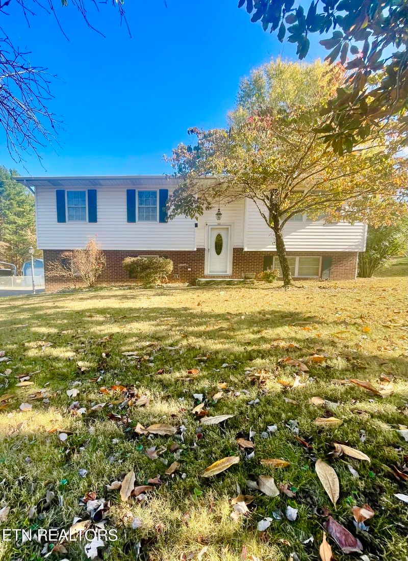 1401 W Copeland Dr, Powell, TN 37849