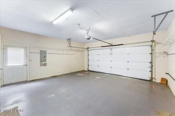 1402 Coachman Ln, Knoxville, TN 37919
