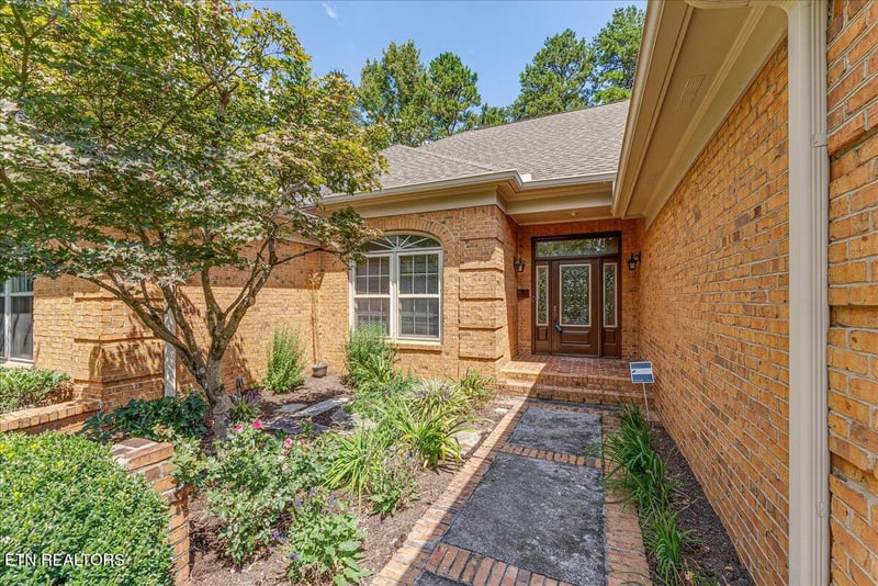 1402 Coachman Ln, Knoxville, TN 37919