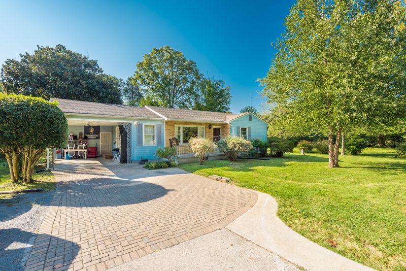 1404 Adair Dr, Knoxville, TN 37918