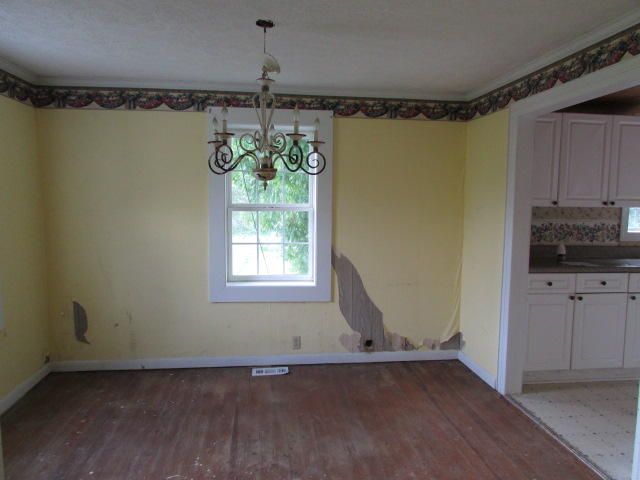 1404 Fairview Rd, Harriman, TN 37748