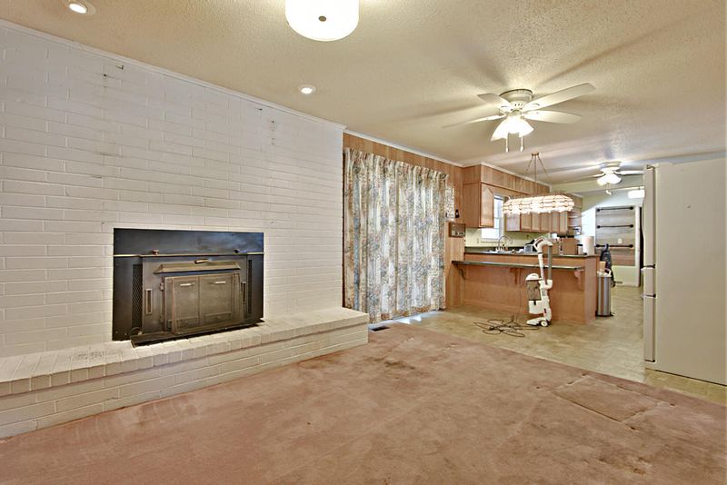 1404 Hidden Hills Dr, Clinton, TN 37716