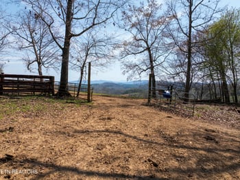 1404 Trigonia Rd, Maryville, TN 37801