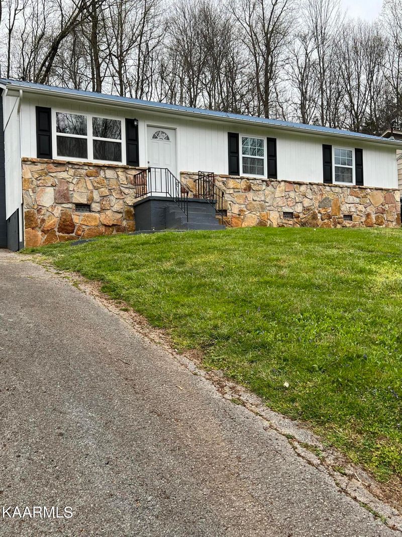 1405 Blackburn Dr, Morristown, TN 37814
