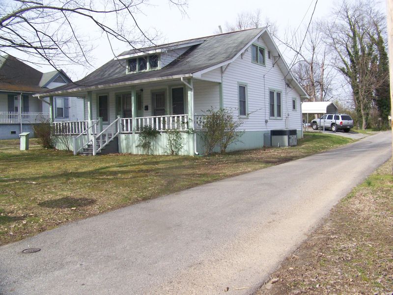 1405 E Harper Ave, Maryville, TN 37804