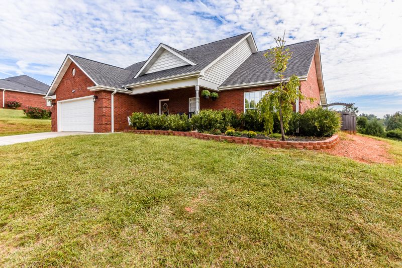 1406 Caleb Tr, Greenback, TN 37742