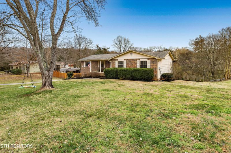1406 Moorgate Dr, Knoxville, TN 37922