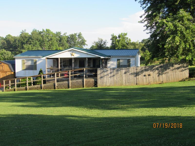 1406 Pig Path Rd, Rockwood, TN 37854
