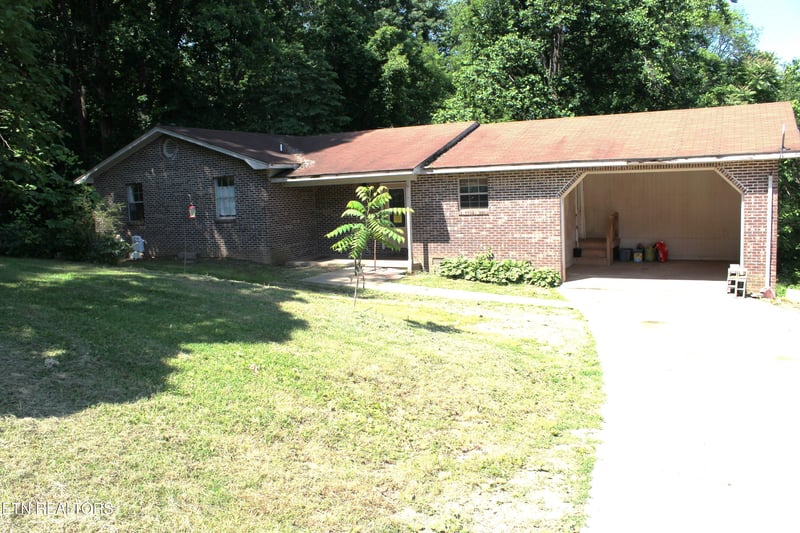 1406 Sweetwater Vonore Rd, Sweetwater, TN 37874