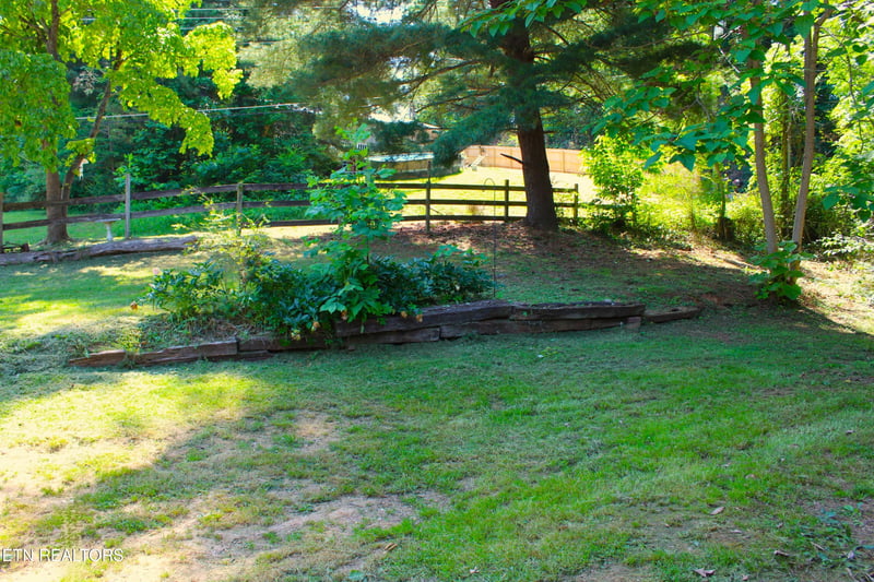 1406 Sweetwater Vonore Rd, Sweetwater, TN 37874