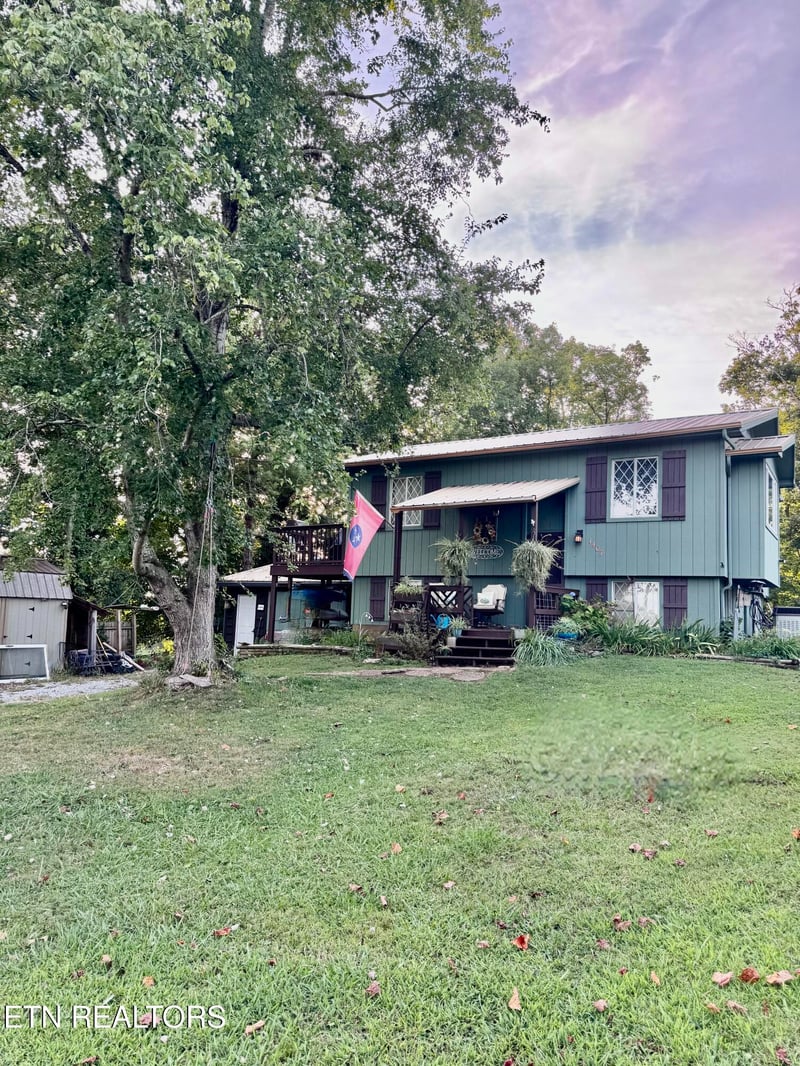 1407 E Park Ln, Sevierville, TN 37876