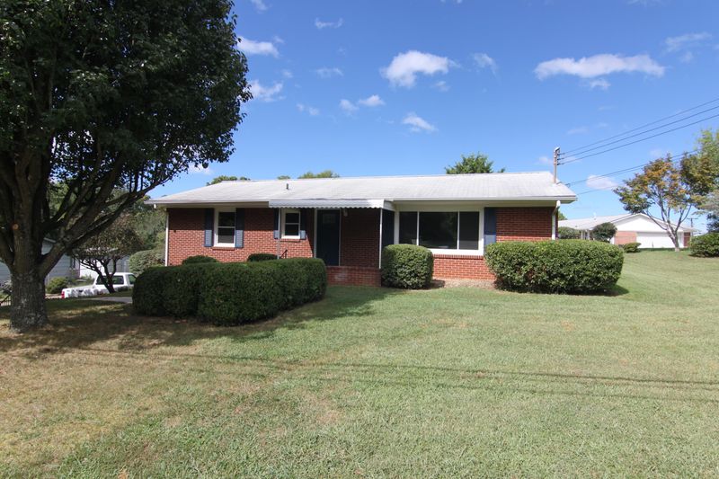 1407 Harmony Rd, Knoxville, TN 37912
