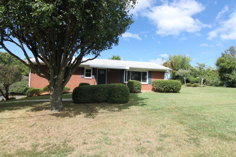 1407 Harmony Rd, Knoxville, TN 37912