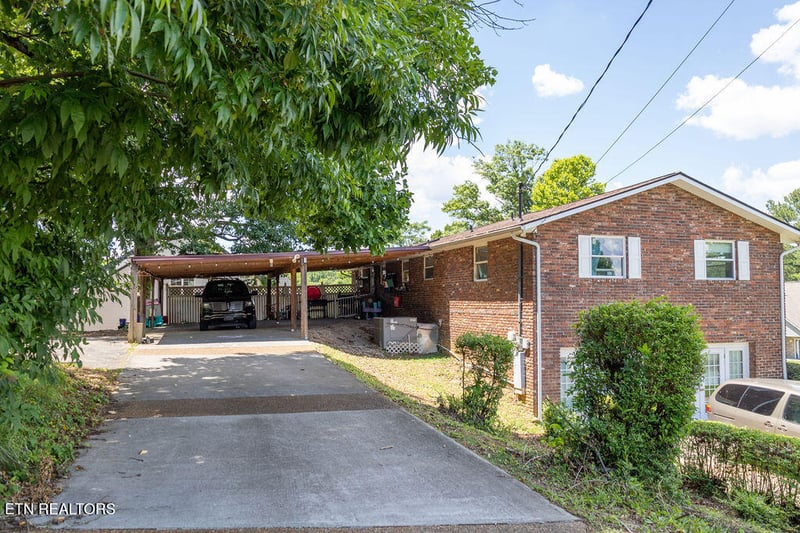 1407 Rosalyn Dr, Knoxville, TN 37914