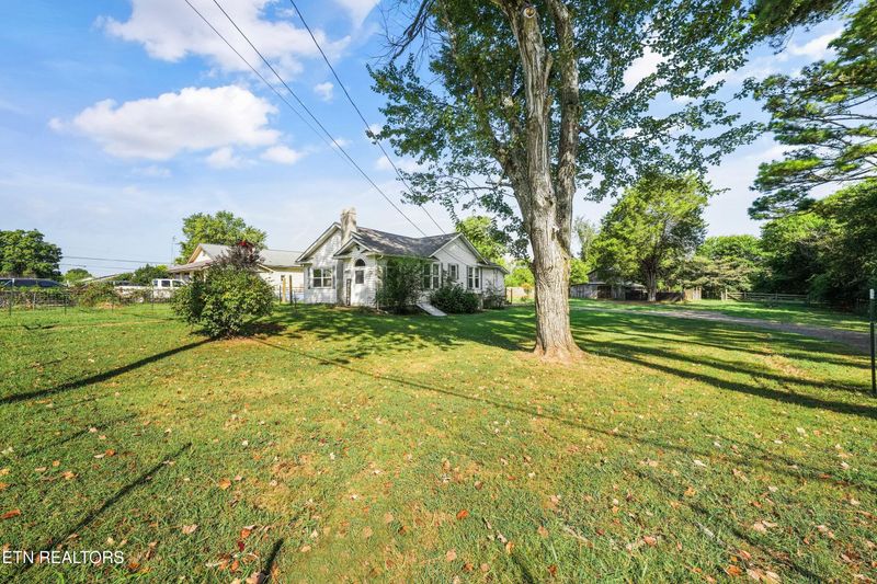 1407 Sweetwater Vonore Rd, Sweetwater, TN 37874