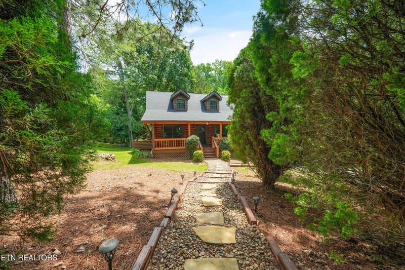 1408 Tomahawk Tr, Maryville, TN 37801