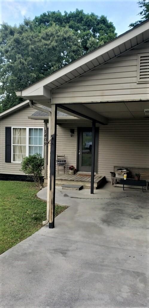 1409 Fox St, Athens, TN 37303