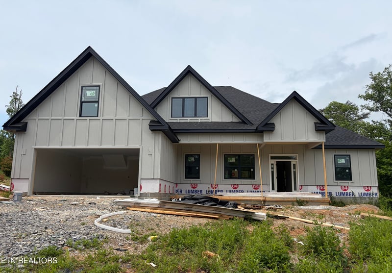 141 Black Oak Dr, Oak Ridge, TN 37830