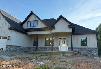 141 Black Oak Dr, Oak Ridge, TN 37830