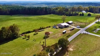 141 Central Ave, Lancing, TN 37770