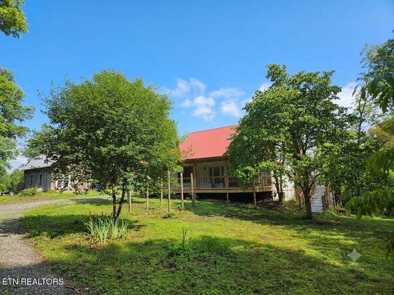 141 Central Ave, Robbins, TN 37852