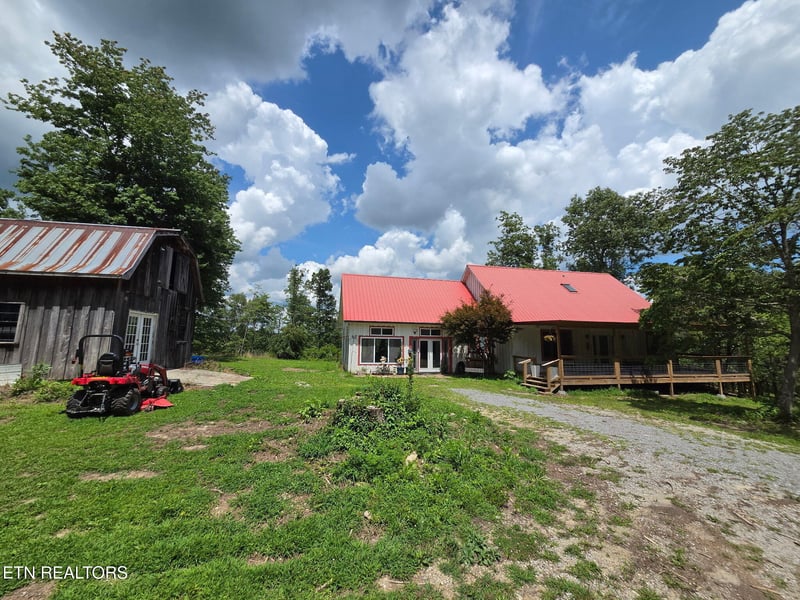 141 Central Ave, Robbins, TN 37852