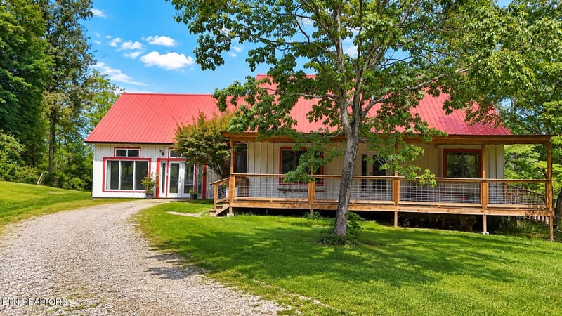 141 Central Ave, Robbins, TN 37852
