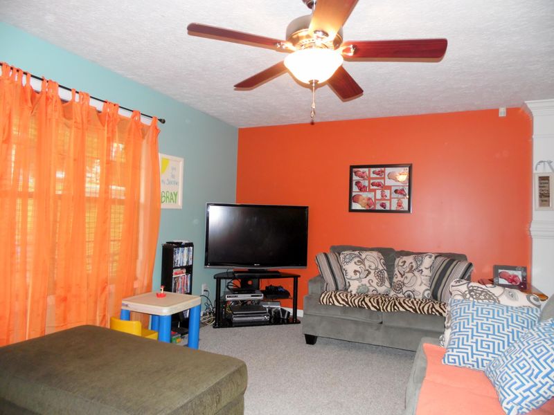 141 Chase Ln, Jacksboro, TN 37757