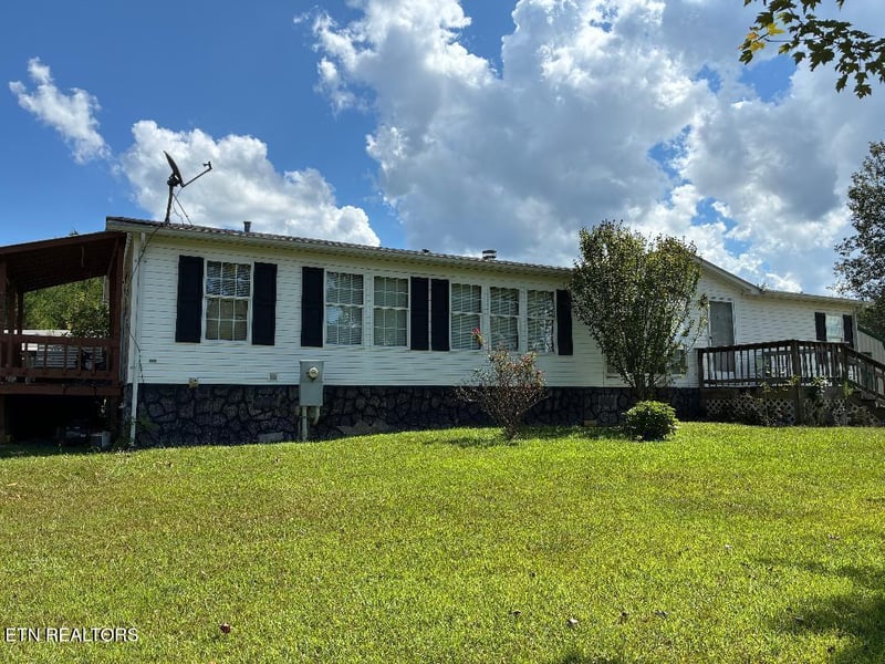 141 County Road 623, Etowah, TN 37331