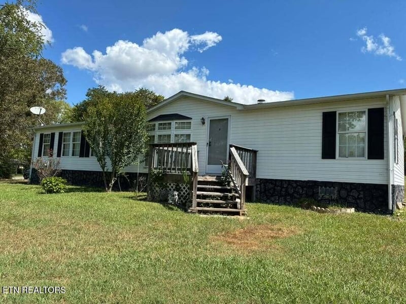 141 County Road 623, Etowah, TN 37331