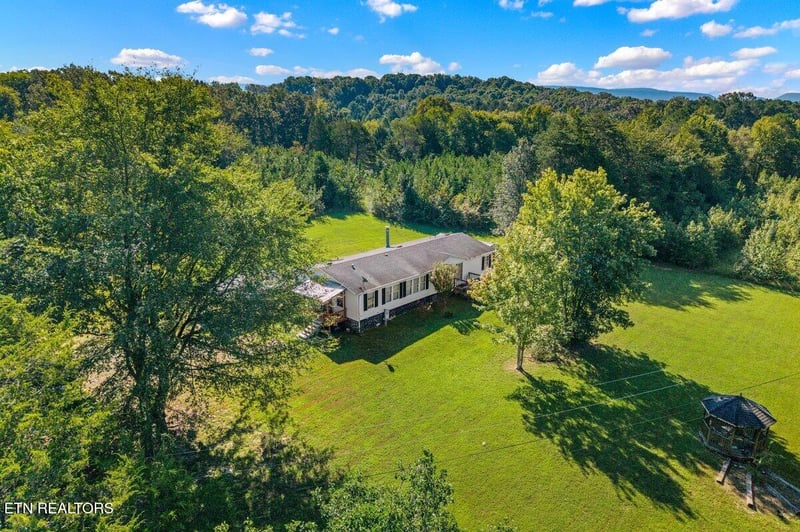 141 County Road 623, Etowah, TN 37331