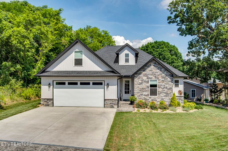 141 Daleyuhski Way, Loudon, TN 37774