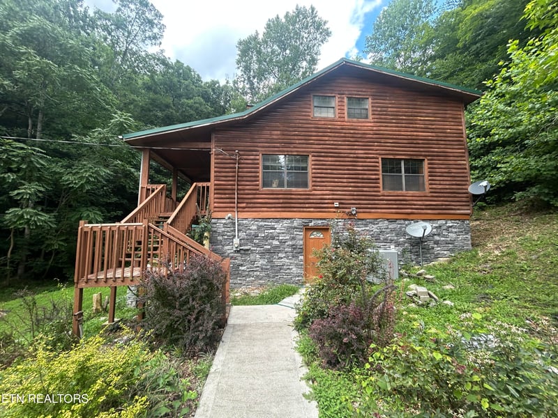 141 Dillon Ln, Caryville, TN 37714