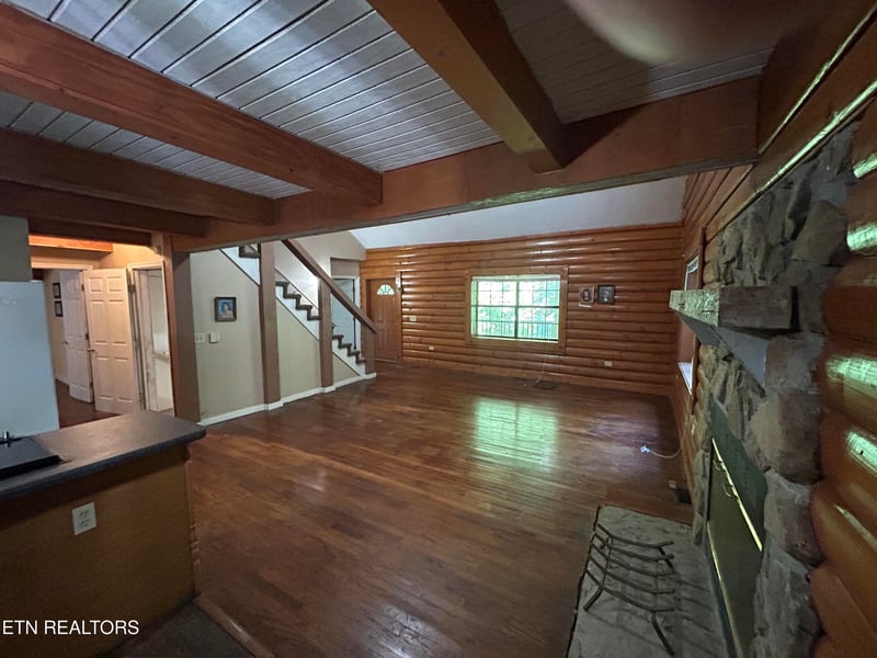 141 Dillon Ln, Caryville, TN 37714