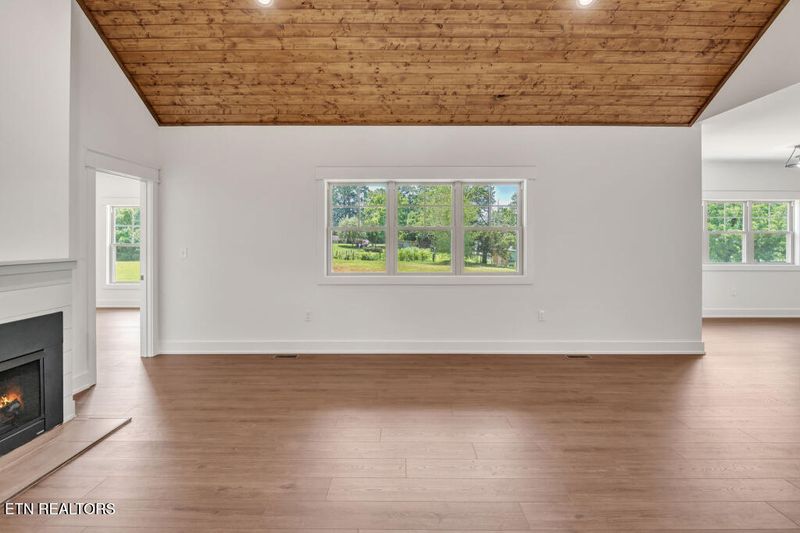 141 Grace Cir, Clinton, TN 37716