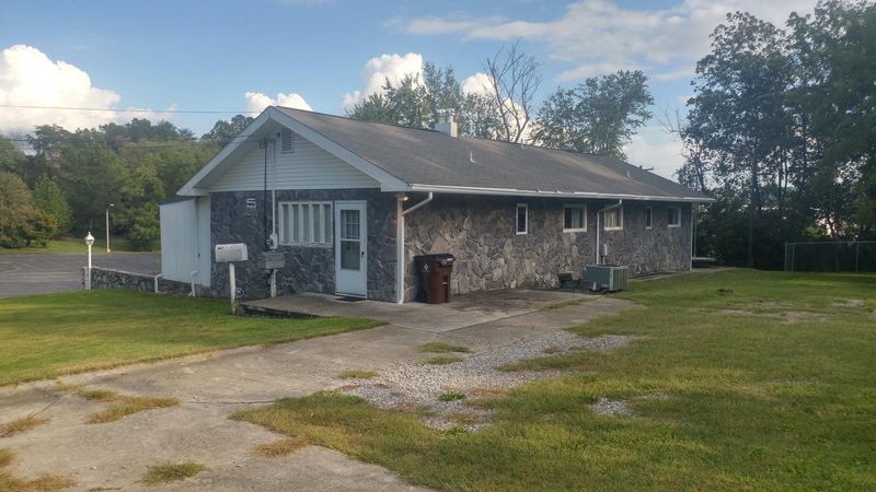 141 Hillside Rd, Oak Ridge, TN 37830