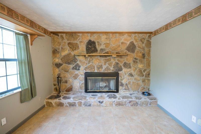 141 Hollingshead Rd, Tellico Plains, TN 37385