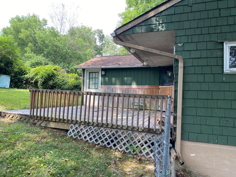 141 Johnson Rd, Oak Ridge, TN 37830