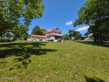 141 Leslie Dr, Harriman, TN 37748