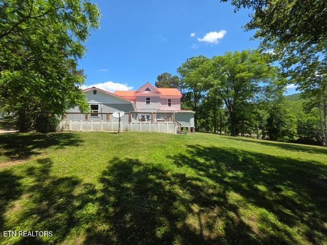 141 Leslie Dr, Harriman, TN 37748