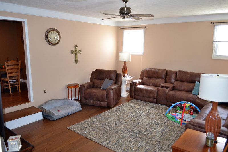 141 Open Meadow Ln, Crossville, TN 38555