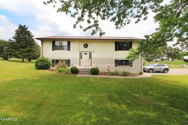 141 Ruth St, Corryton, TN 37721