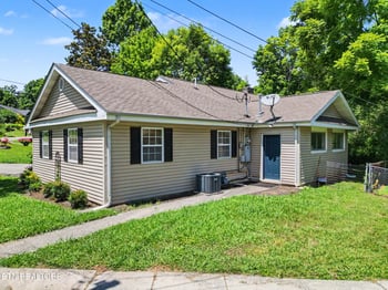 141 S Purdue Ave, Oak Ridge, TN 37830
