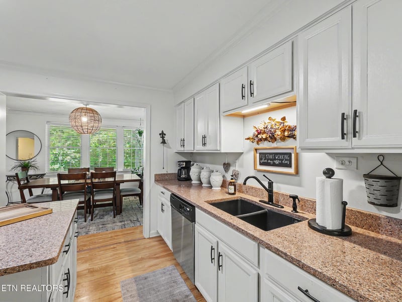 141 S Purdue Ave, Oak Ridge, TN 37830