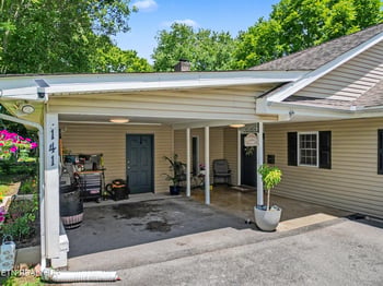 141 S Purdue Ave, Oak Ridge, TN 37830