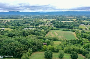 141 Saratoga Dr, Maryville, TN 37804