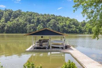 141 Settlers Rd, Harriman, TN 37748