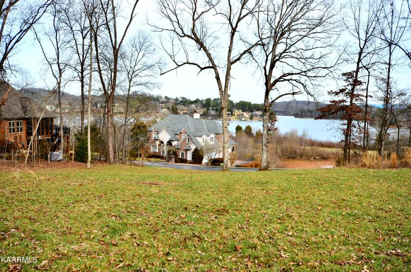 141 Song Sparrow Dr, Loudon, TN 37774