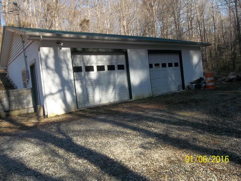 141 Vann Rd, Harriman, TN 37748