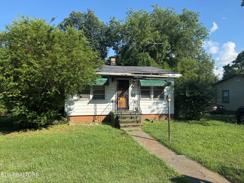 141 W Fulton St, Alcoa, TN 37701
